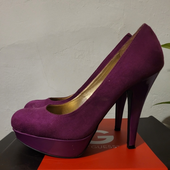Guess Pumps - Picture 1 of 5